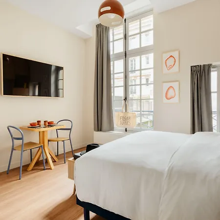 Edgar Louvre - Jour Paris