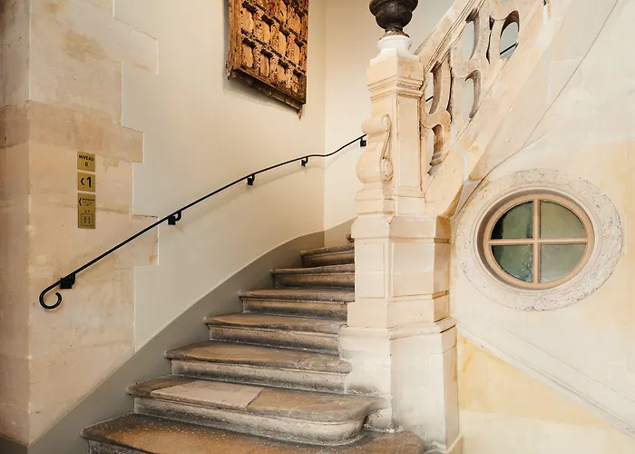 Edgar Louvre - Jour Paris