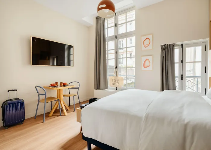 Edgar Louvre - Jour Paris